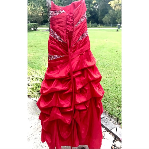 PROM DRESS 💃🏻✨ - Picture 2 of 4